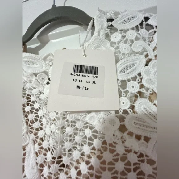 NEW Selfie Leslie Reinhart Floral Asymmetrical Mesh Dress - Picture 6 of 7